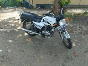 Bajaj Boxer 2004 Motorbike (Used)