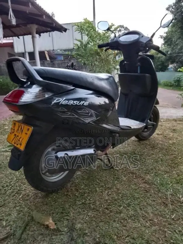 Hero Pleasure 2012 Motorbike (Used)