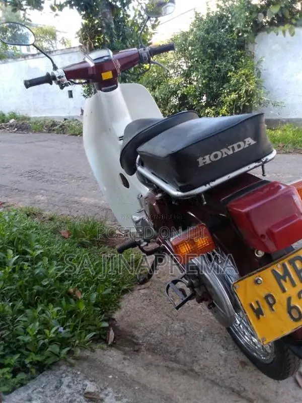 Honda Super Cub Custom 50 Japan 2005 Motorbike (Used)