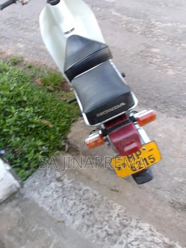 Honda Super Cub Custom 50 Japan 2005 Motorbike (Used)