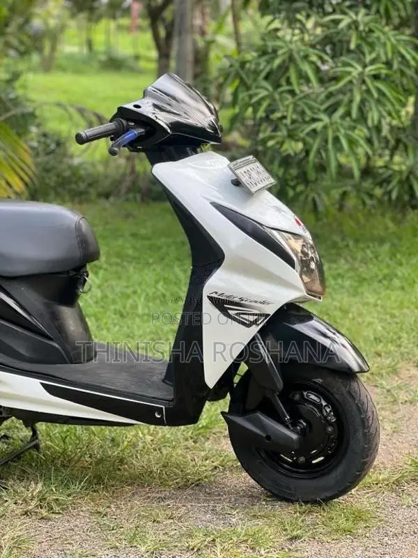 Honda Dio 2015 Motorbike (Used)