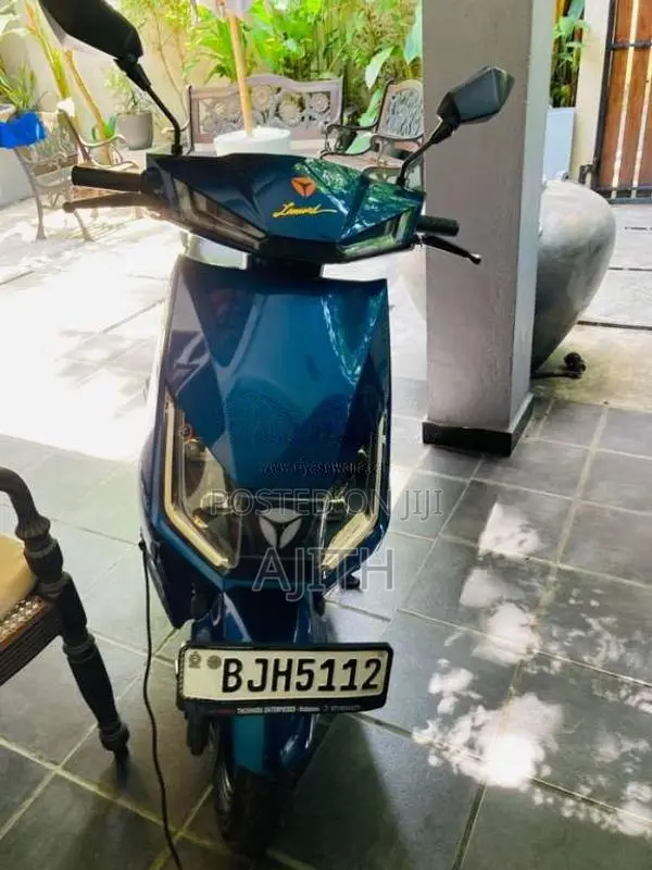 Yadea T5 2024 Motorbike (Used)