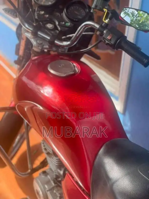 Bajaj Caliber 2003 Motorbike (Used)