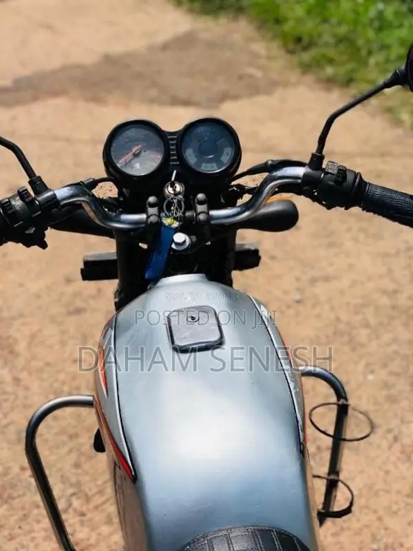 Bajaj Boxer 2004 Motorbike (Used)