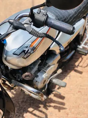 Bajaj Boxer 2004 Motorbike (Used)