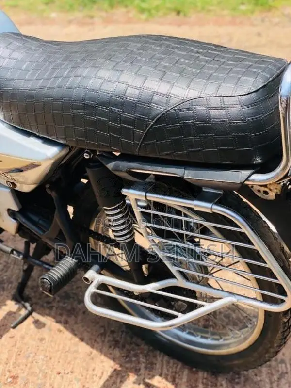 Bajaj Boxer 2004 Motorbike (Used)