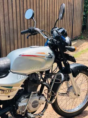 Bajaj Boxer 2004 Motorbike (Used)