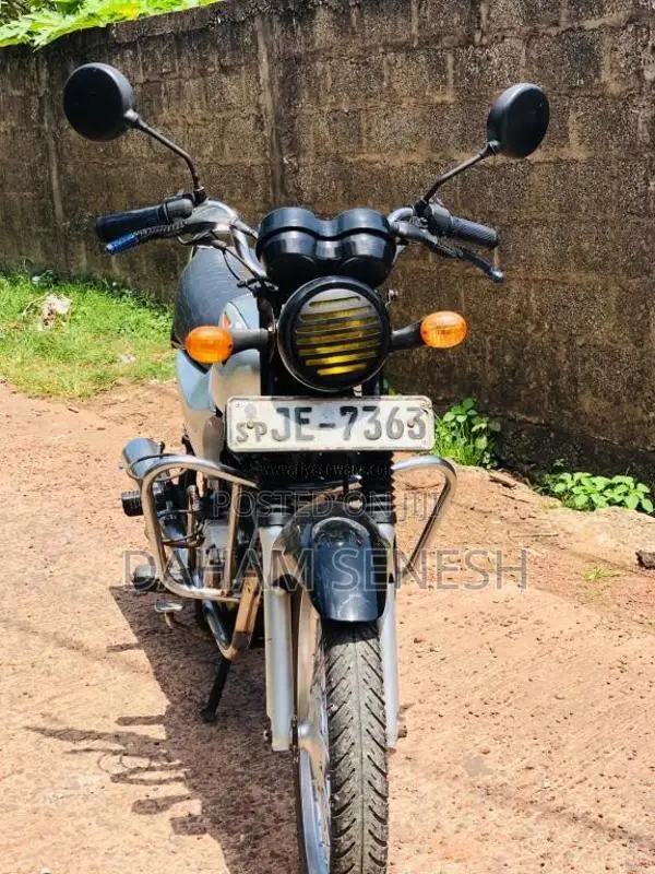 Bajaj Boxer 2004 Motorbike (Used)