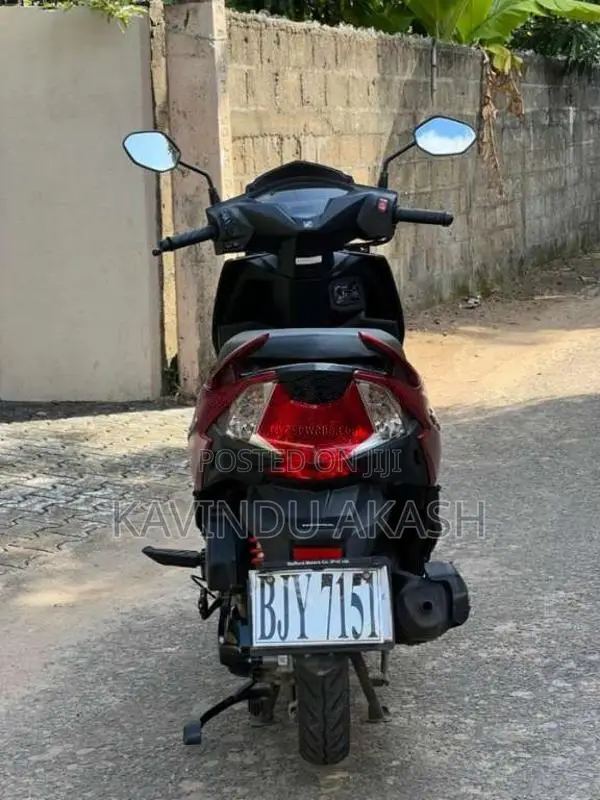 Honda Dio 2025 Motorbike (Used)
