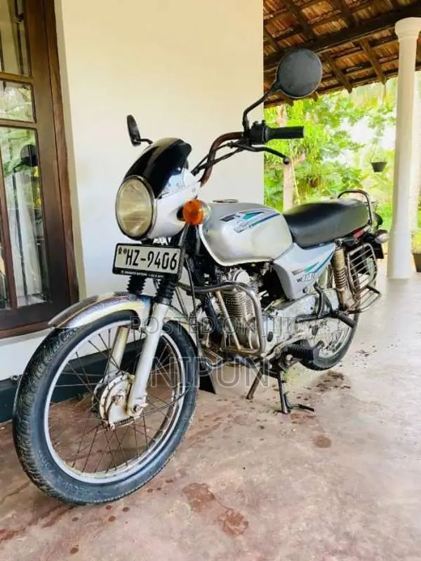 Bajaj Boxer 2003 Motorbike (Used)