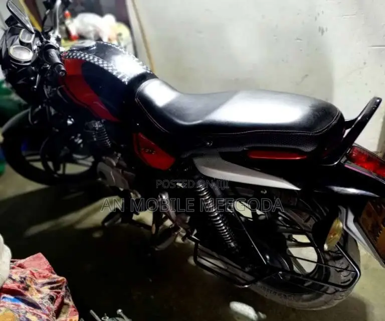 Bajaj V15 2016 Motorbike (Used)
