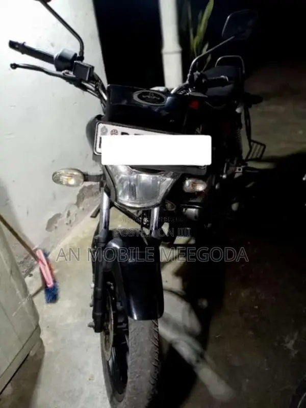 Bajaj V15 2016 Motorbike (Used)
