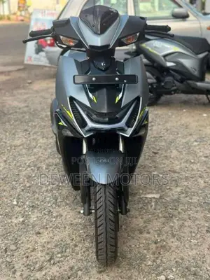Hero XOOM COMBAT 2026 Motorbike Brand New