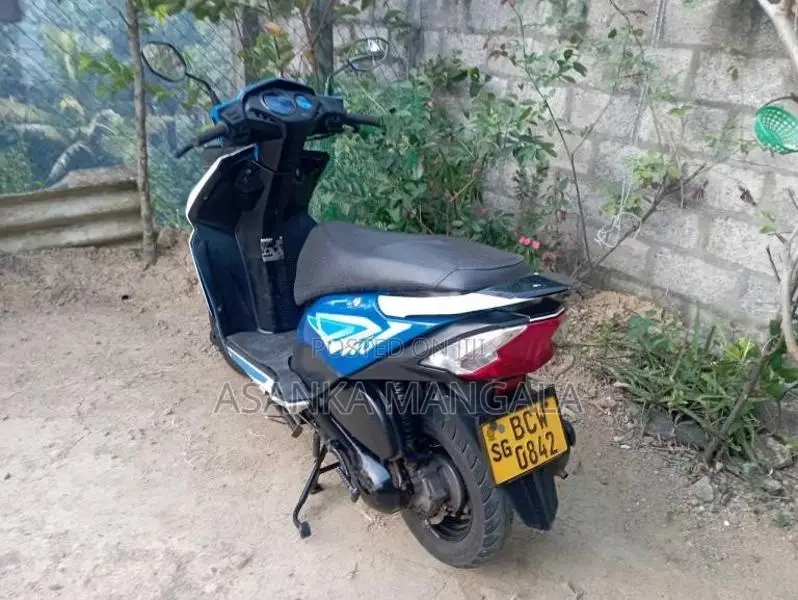 Honda Dio 2015 Motorbike (Used)