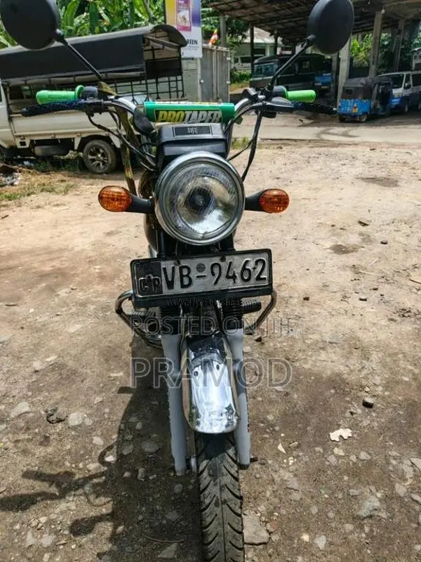 Bajaj Boxer 2008 Motorbike (Used)