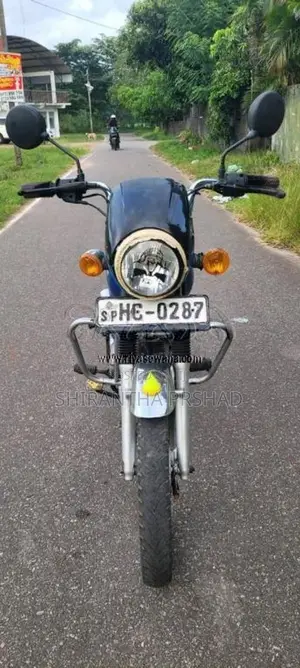 Bajaj Boxer 2004 Motorbike (Used)