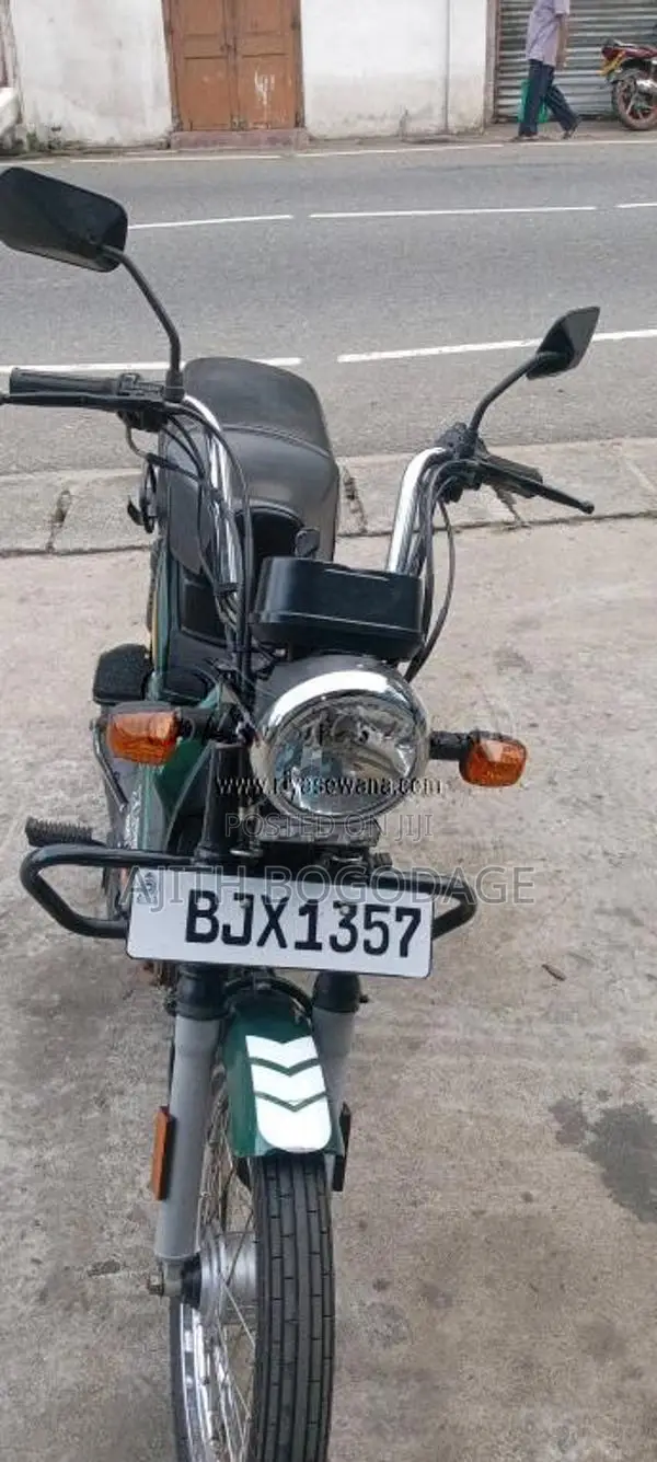 TVS XL 100 2025 Motorbike (Used)