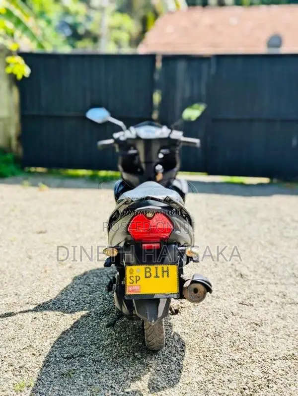 Yamaha ZR 2020 Motorbike (Used)