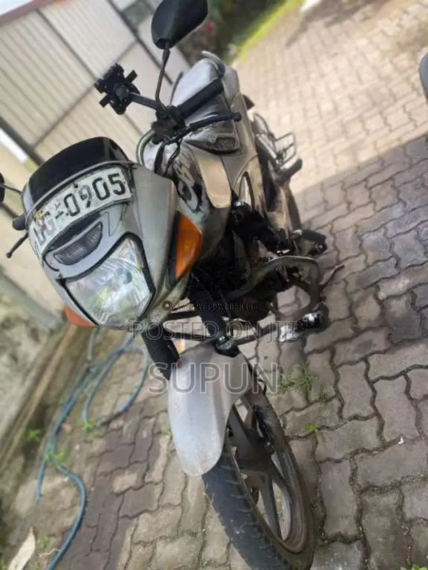 Honda CBZ- XTREM 2008 Motorbike (Used)