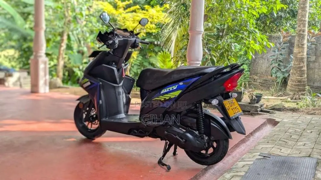 Yamaha Ray ZR Street Rally 2018 motorcycle (Used)