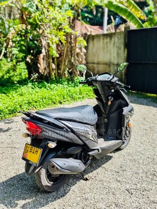 Yamaha ZR 2020 Motorbike (Used)