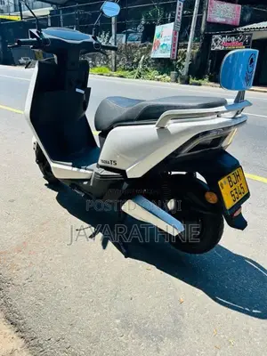 Yadea T5 2024 Motorbike (Used)
