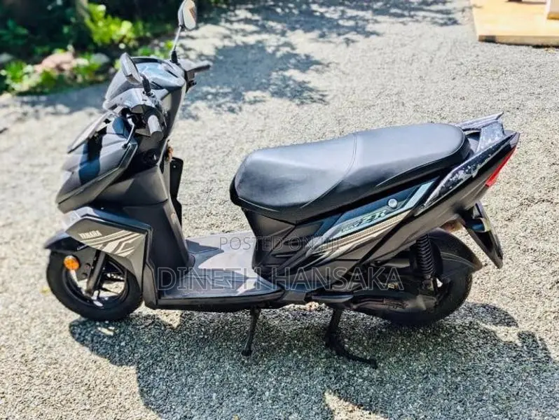 Yamaha ZR 2020 Motorbike (Used)