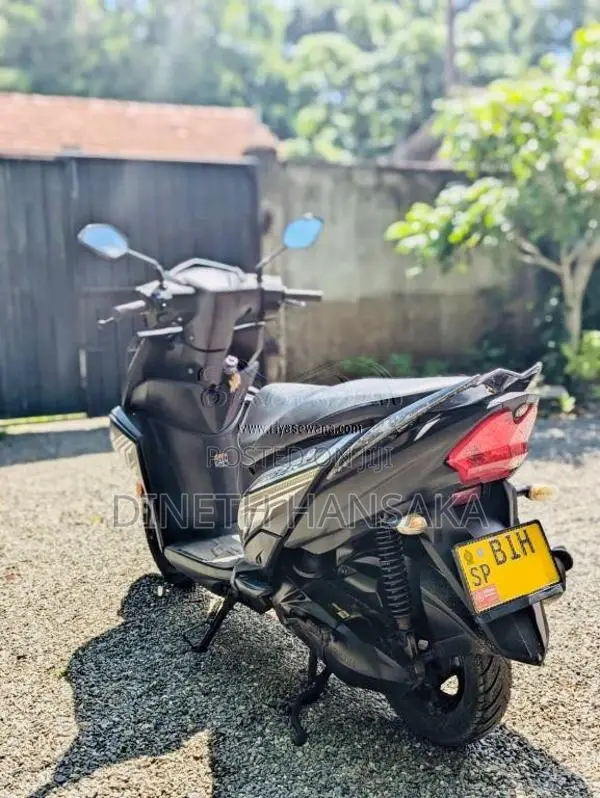 Yamaha ZR 2020 Motorbike (Used)