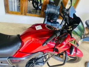 Hero Hunk 2018 Motorbike (Used)