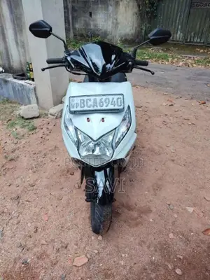 Honda Dio 2015 Motorbike (Used)