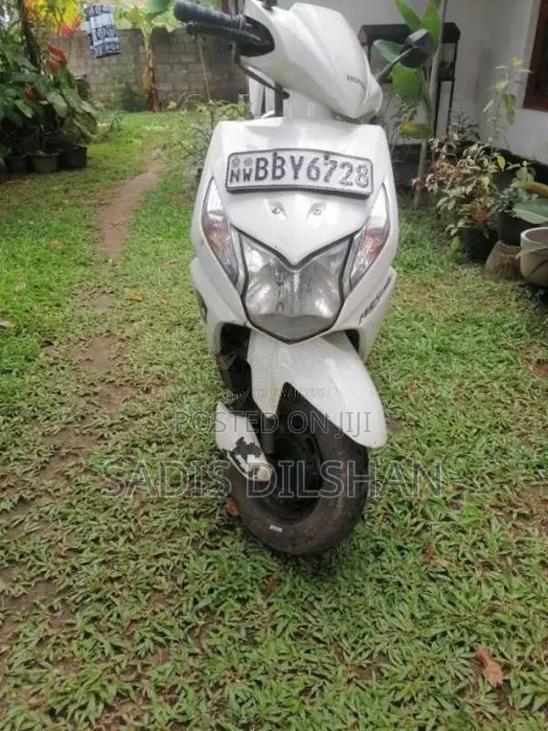 Honda Dio 2015 Motorbike (Used)