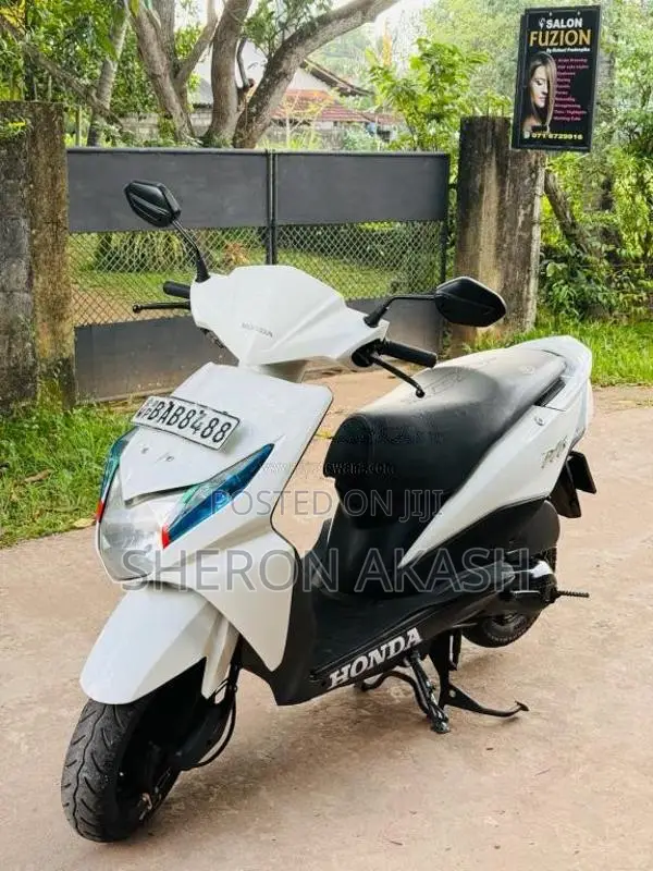 Honda Dio 2013 Motorbike (Used)