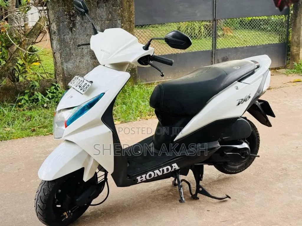 Honda Dio 2013 Motorbike (Used)