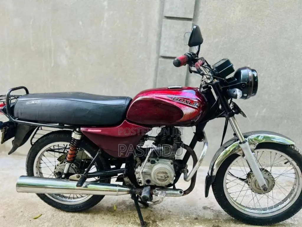 Bajaj Boxer 2010 Motorbike (Used)