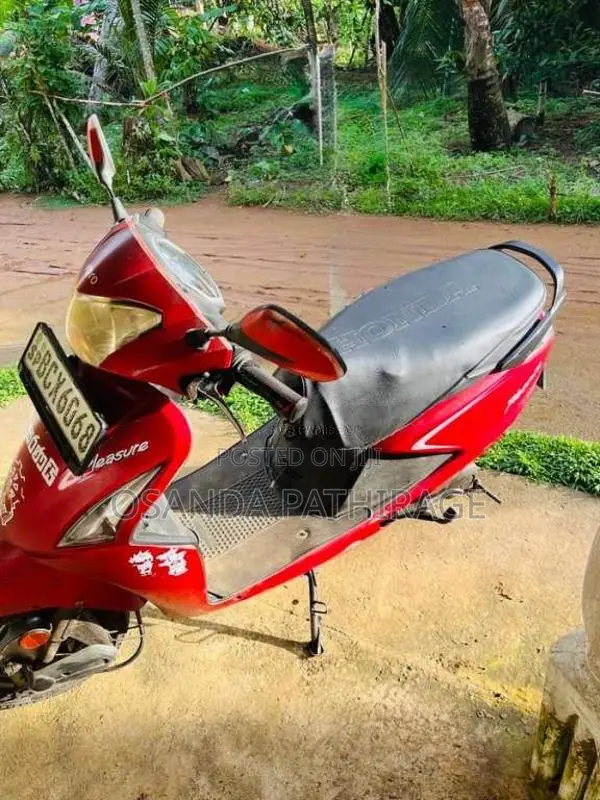 Hero Pleasure 2015 Motorbike (Used)