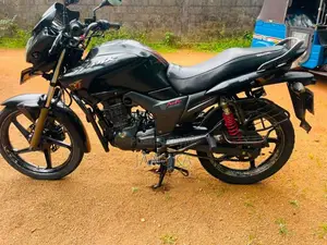 Hero Hunk 2014 Motorbike (Used)