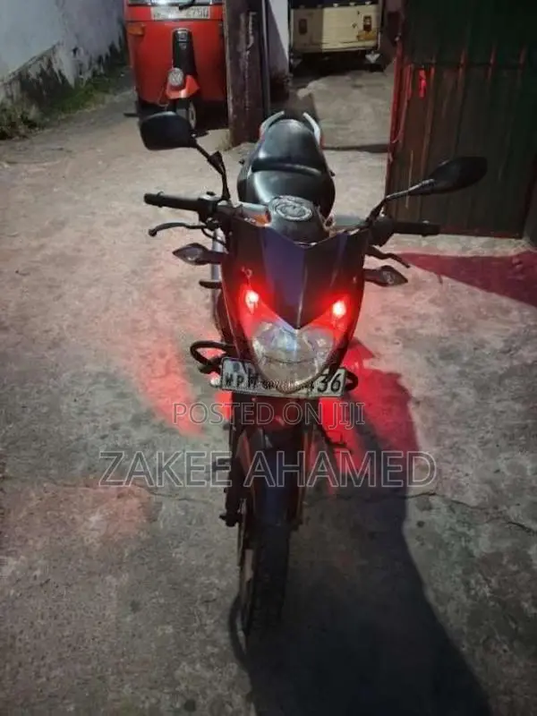 Bajaj Pulsar 135 LS 2011 Motorbike (Used)