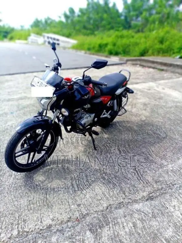 Bajaj V15 2016 Motorbike (Used)