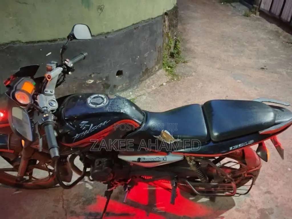 Bajaj Pulsar 135 LS 2011 Motorbike (Used)