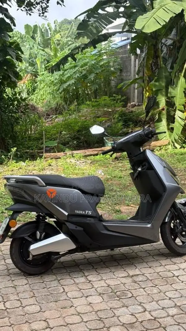 Yadea T5 2025 Motorbike (Used)