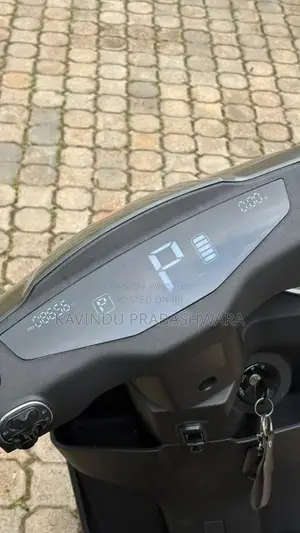 Yadea T5 2025 Motorbike (Used)