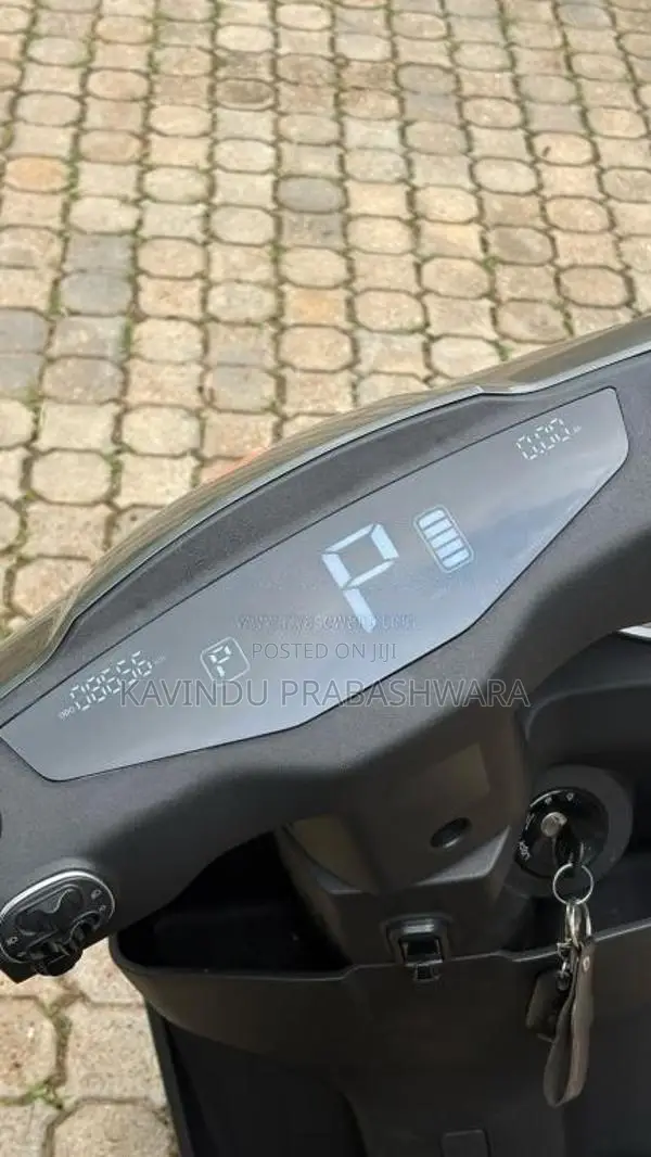 Yadea T5 2025 Motorbike (Used)