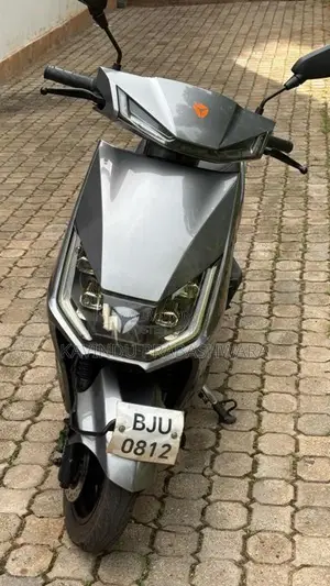 Yadea T5 2025 Motorbike (Used)