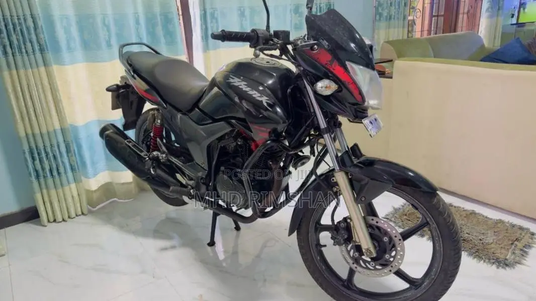 Hero Hunk 2015 Motorbike (Used)