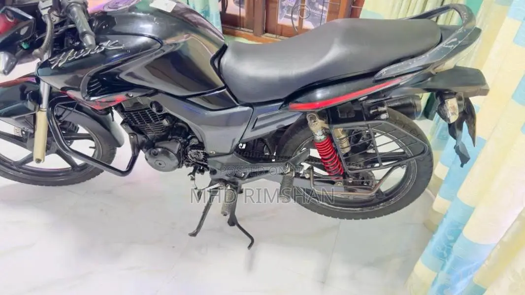 Hero Hunk 2015 Motorbike (Used)