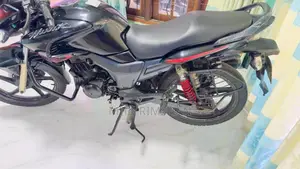 Hero Hunk 2015 Motorbike (Used)