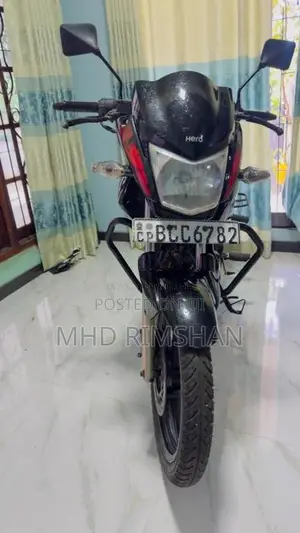 Hero Hunk 2015 Motorbike (Used)