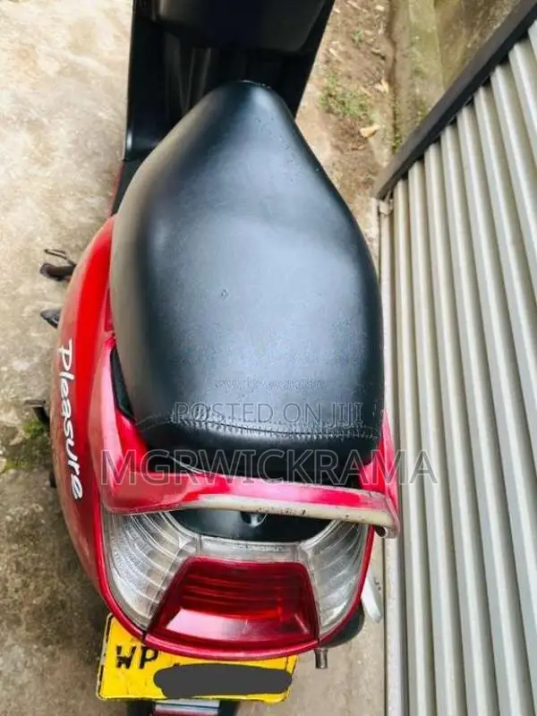 Hero Pleasure 2013 Motorbike (Used)