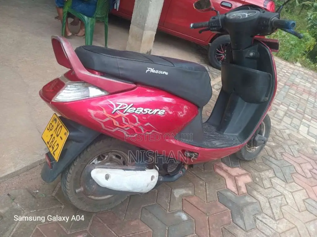 Hero Pleasure 2012 Motorbike (Used)