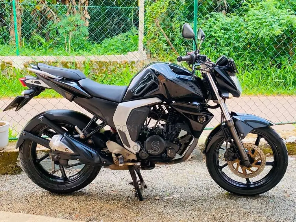 Yamaha FZ 2015 Motorbike (Used)